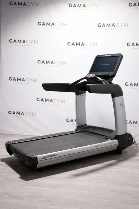 LifeFitness Elevation 95T Discovery SE3 FULL HD treadmill